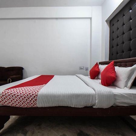 Oyo 29792 Piyush Hajipur Hotel Esterno foto