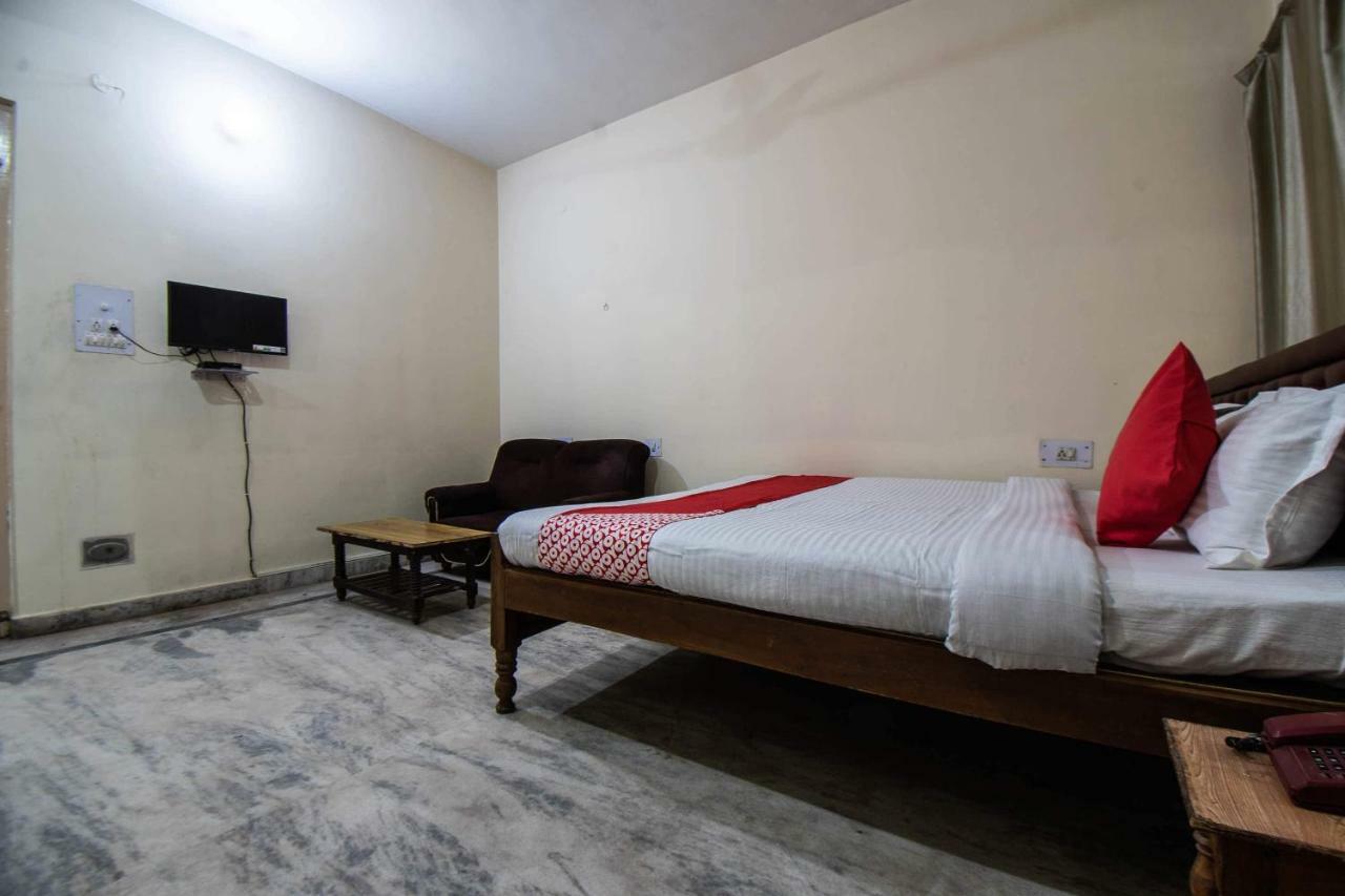Oyo 29792 Piyush Hajipur Hotel Esterno foto