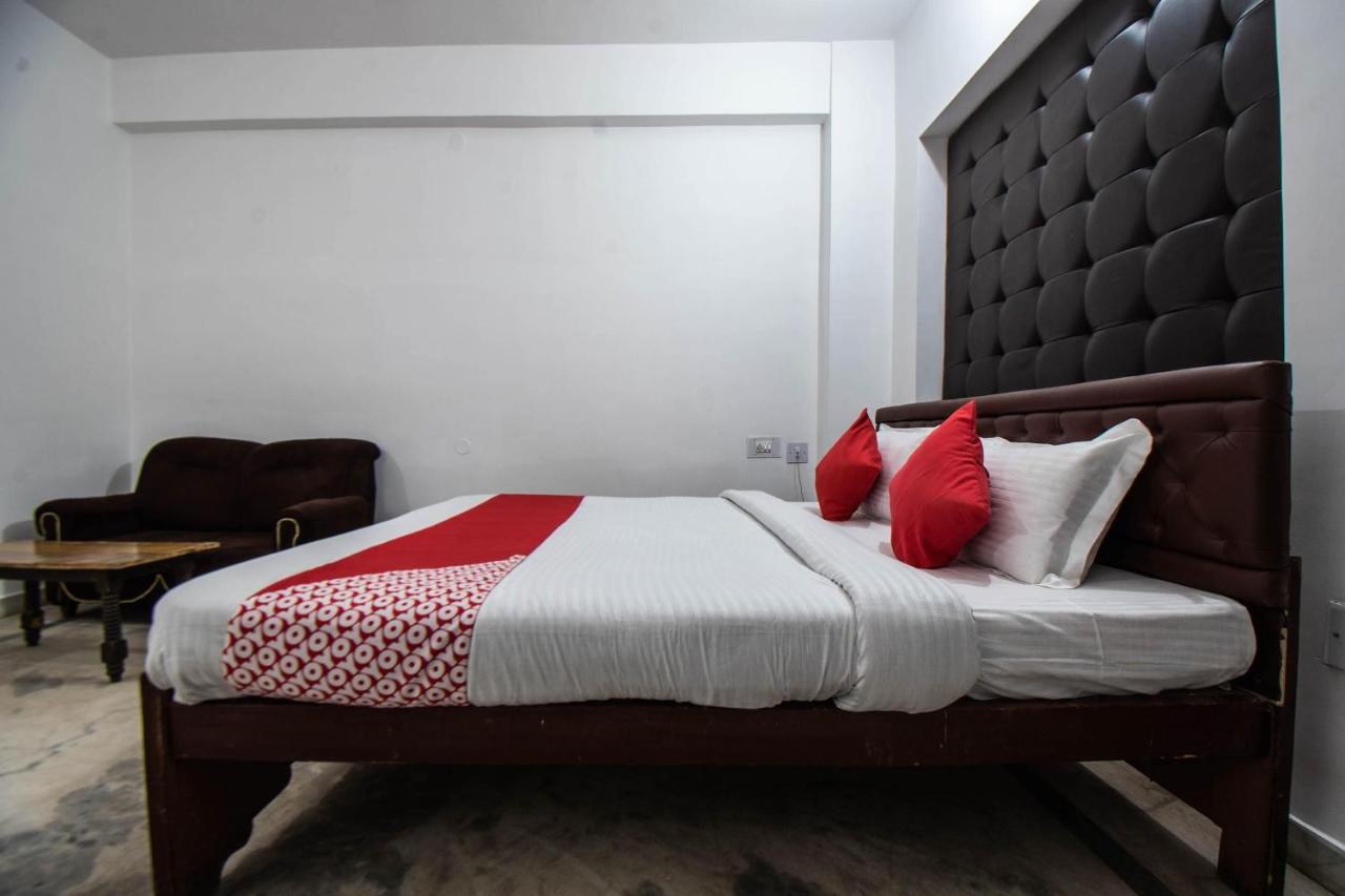 Oyo 29792 Piyush Hajipur Hotel Esterno foto