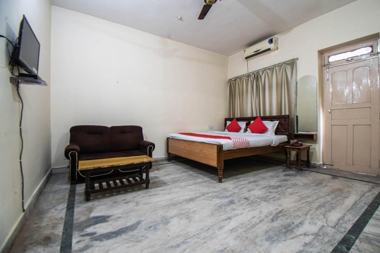 Oyo 29792 Piyush Hajipur Hotel Esterno foto