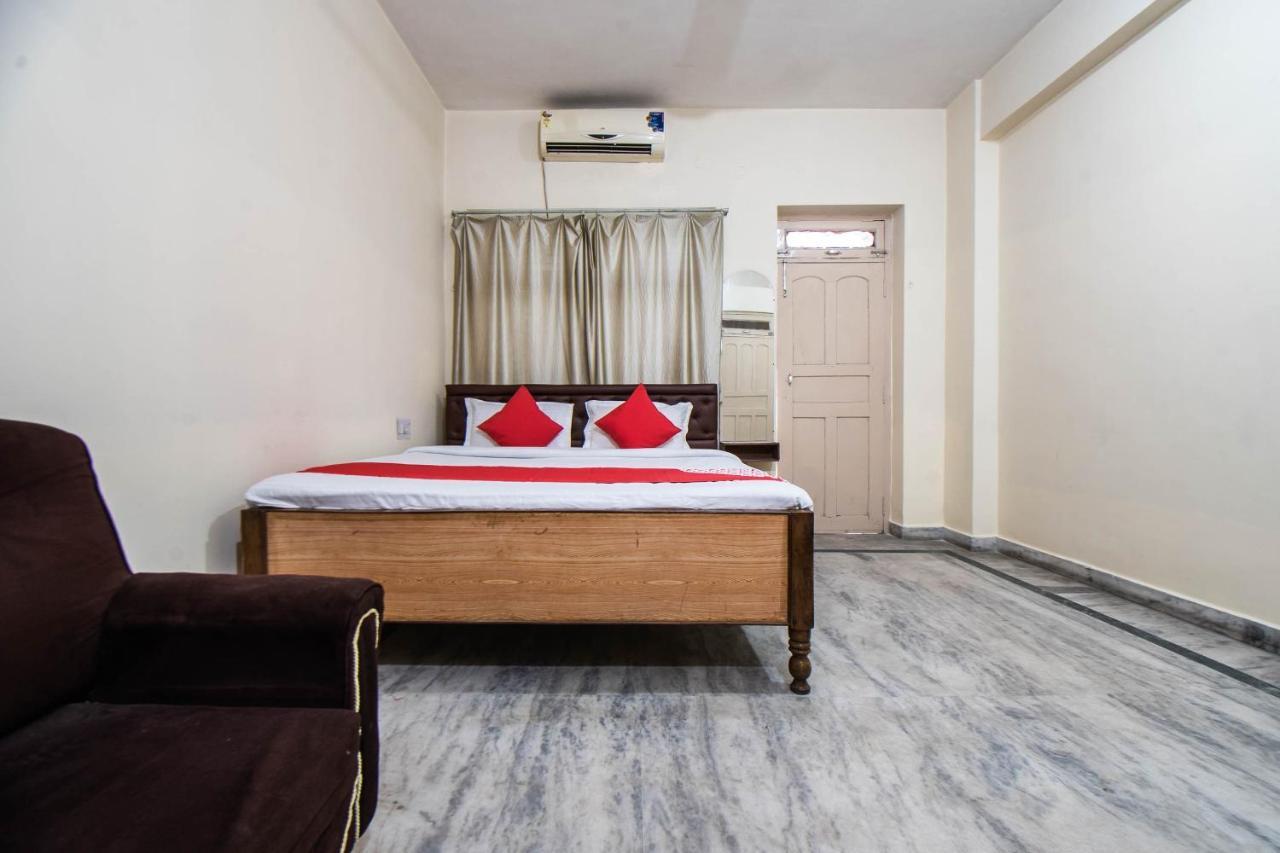 Oyo 29792 Piyush Hajipur Hotel Esterno foto