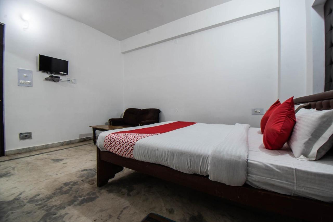 Oyo 29792 Piyush Hajipur Hotel Esterno foto